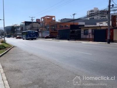 Vendo casa sector comercial Av Angamos Antofagasta