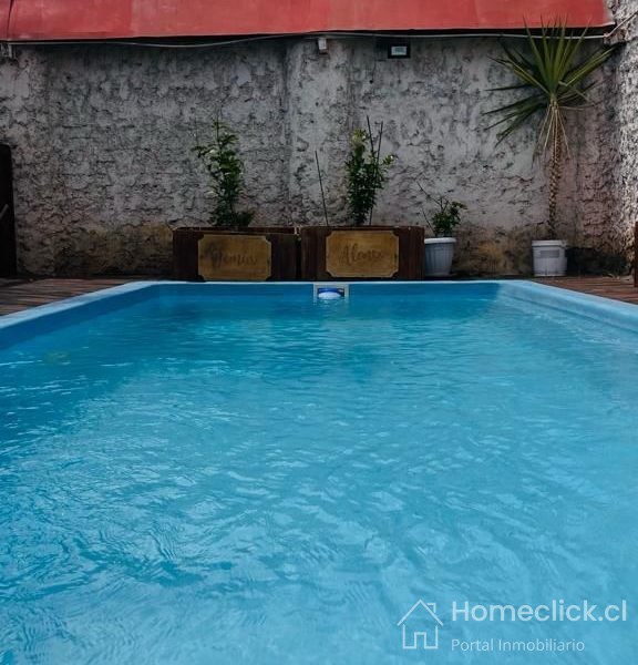 En venta casa ubicada en sector residencial de San Miguel. 5D-1B, espectacular piscina.