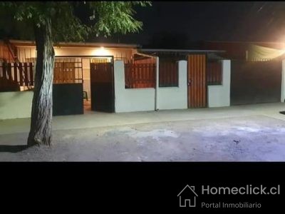 Se vende sitio con 5 deptos para arrendar