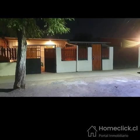 Se vende sitio con 5 deptos para arrendar