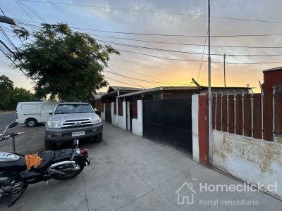 Se vende sitio con 5 deptos para arrendar